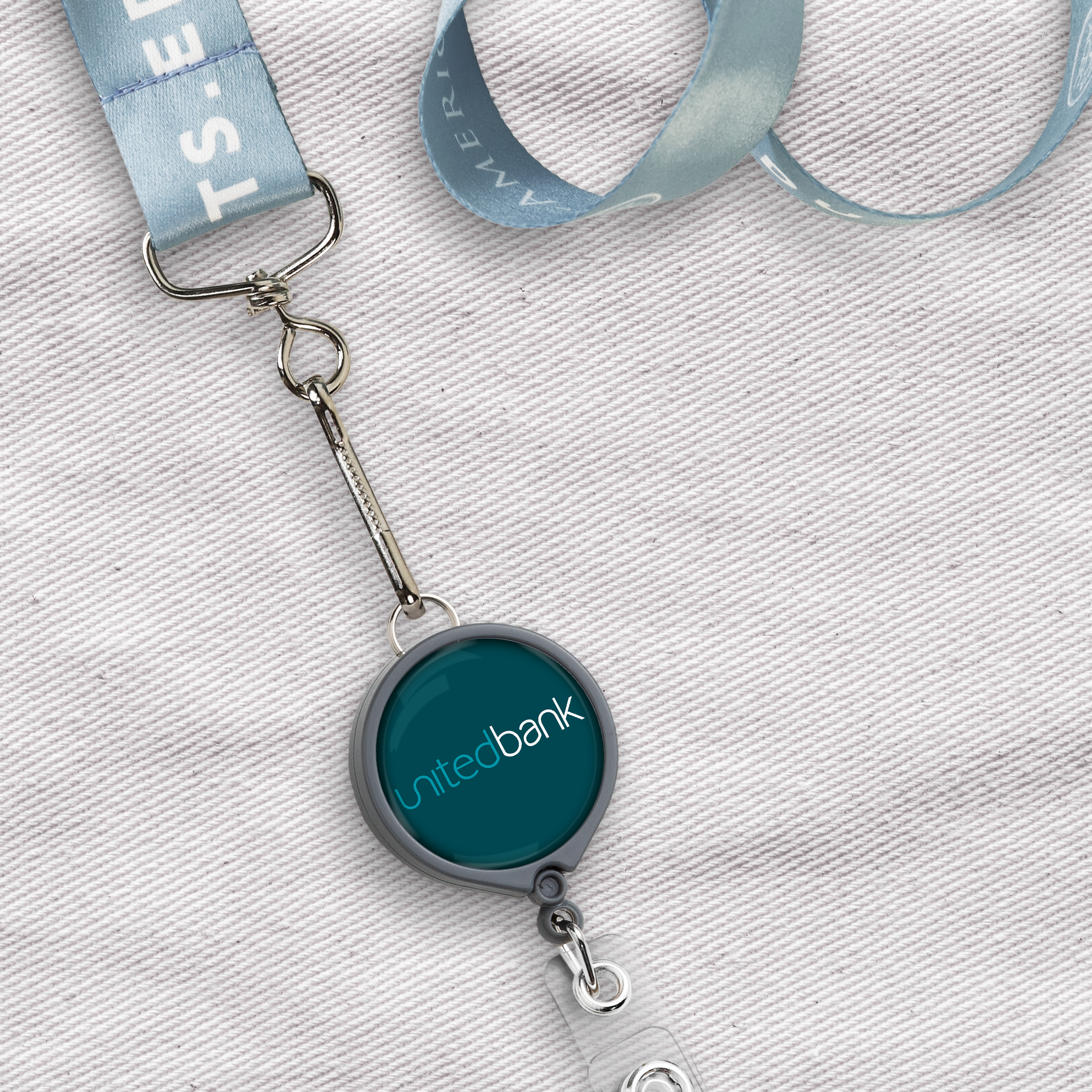 BH30 | Large Face Badge Reel with Lanyard Attachment